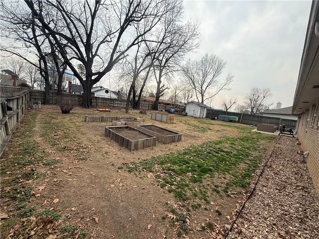 1227 W Countrywood Circle, Rogers, AR 72756