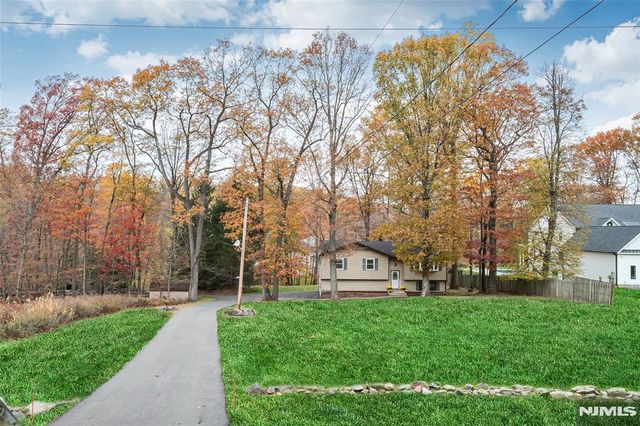 41 Shongum Road, Randolph Township, NJ 07869