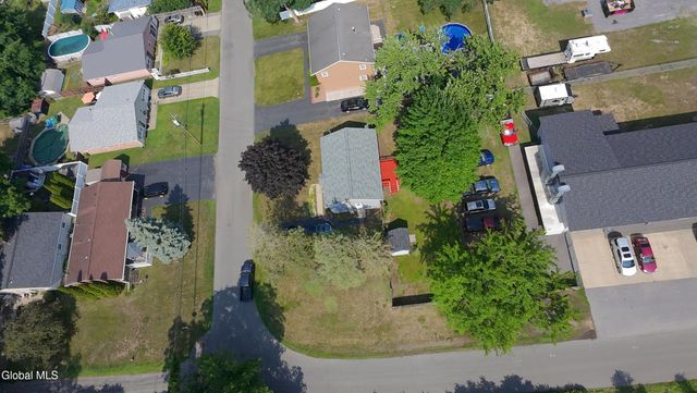 1684 Roma, Schenectady, NY 12306
