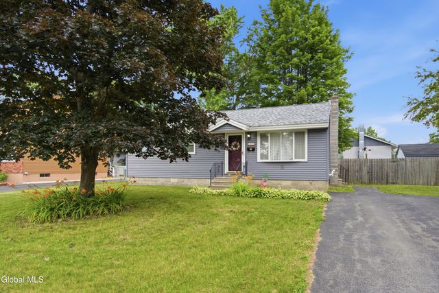 1684 Roma, Schenectady, NY 12306