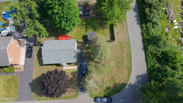 1684 Roma, Schenectady, NY 12306