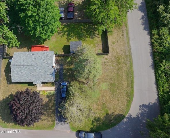 1684 Roma, Schenectady, NY 12306
