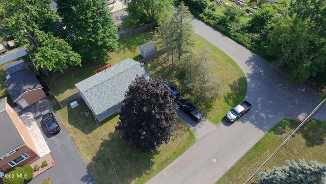 1684 Roma, Schenectady, NY 12306