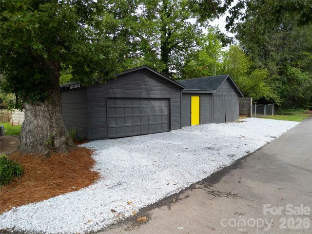 228 Grove Street, Brevard, NC 28712