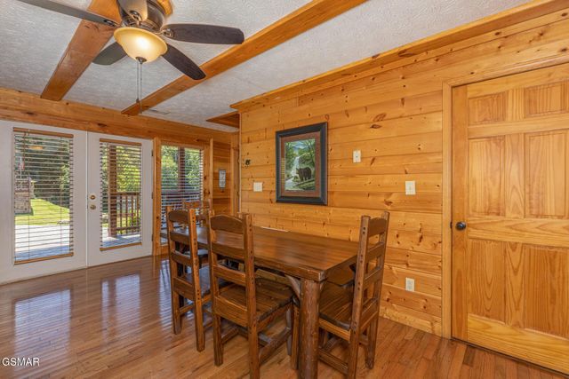 1504 Bears Den Way, Sevierville, TN 37862