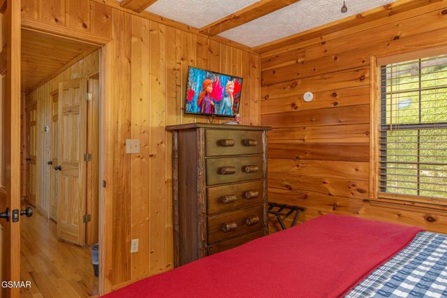 1504 Bears Den Way, Sevierville, TN 37862