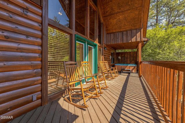 1504 Bears Den Way, Sevierville, TN 37862