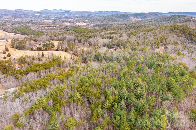 3941 Fox Winkler Road, Lenoir, NC 28645