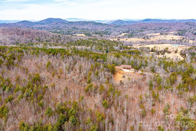 3941 Fox Winkler Road, Lenoir, NC 28645