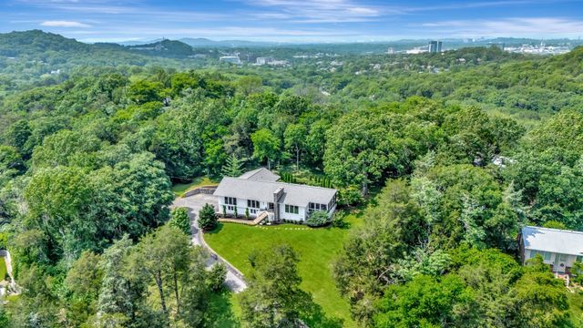303 Mountainside Dr, Nashville, TN 37215