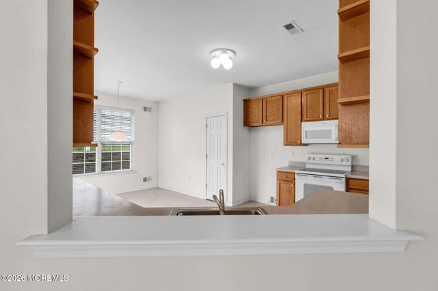 16 Tisdale Road, Manchester, NJ 08759