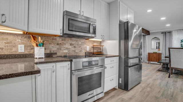 2331 E Woodson Rd, Acampo, CA 95220