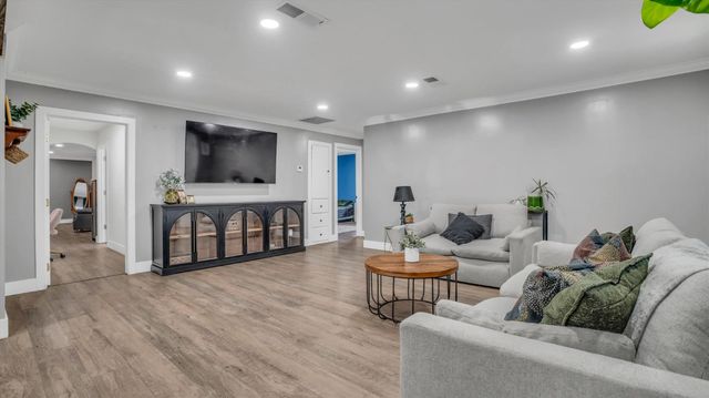 2331 E Woodson Rd, Acampo, CA 95220