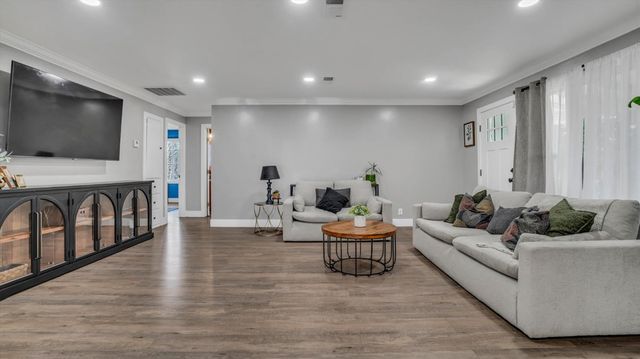 2331 E Woodson Rd, Acampo, CA 95220