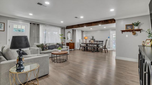 2331 E Woodson Rd, Acampo, CA 95220