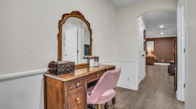 2331 E Woodson Rd, Acampo, CA 95220