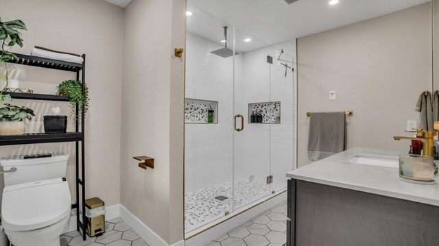 2331 E Woodson Rd, Acampo, CA 95220