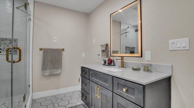 2331 E Woodson Rd, Acampo, CA 95220