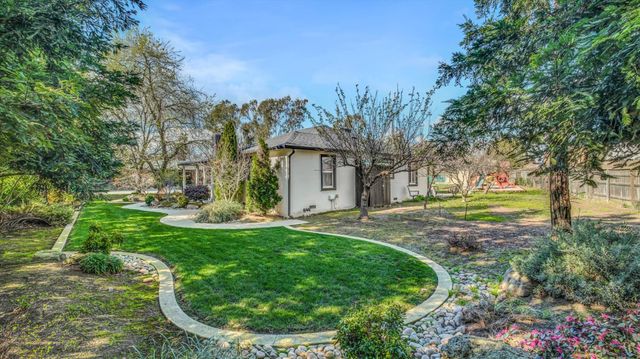 2331 E Woodson Rd, Acampo, CA 95220