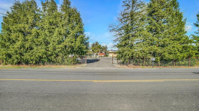 2331 E Woodson Rd, Acampo, CA 95220