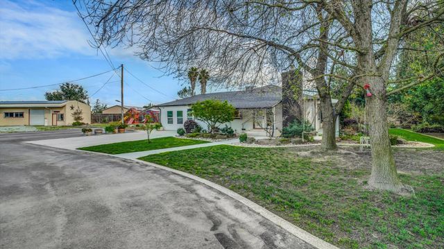 2331 E Woodson Rd, Acampo, CA 95220