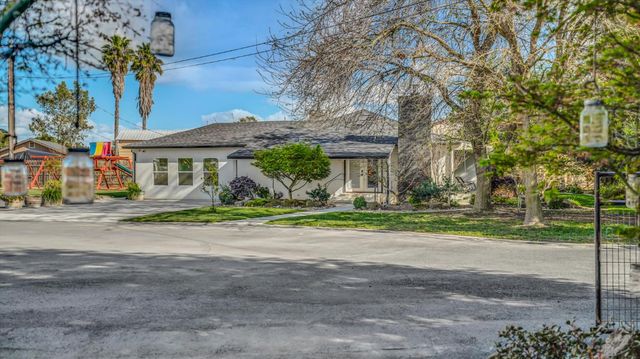 2331 E Woodson Rd, Acampo, CA 95220