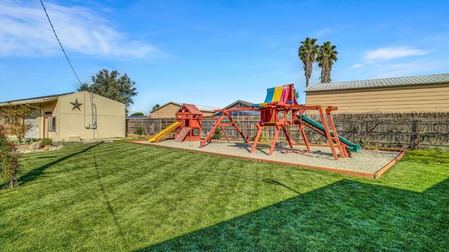 2331 E Woodson Rd, Acampo, CA 95220