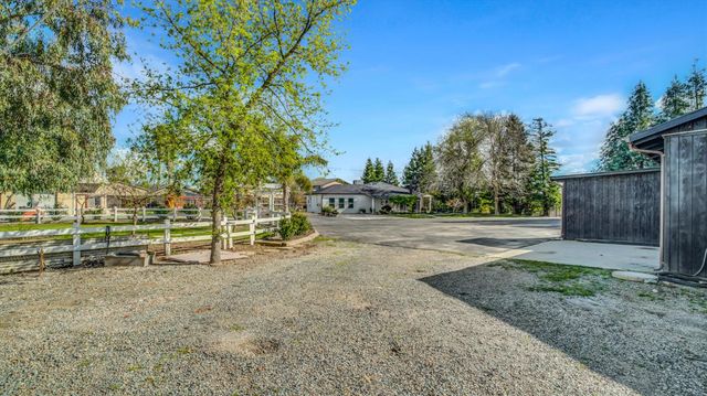 2331 E Woodson Rd, Acampo, CA 95220