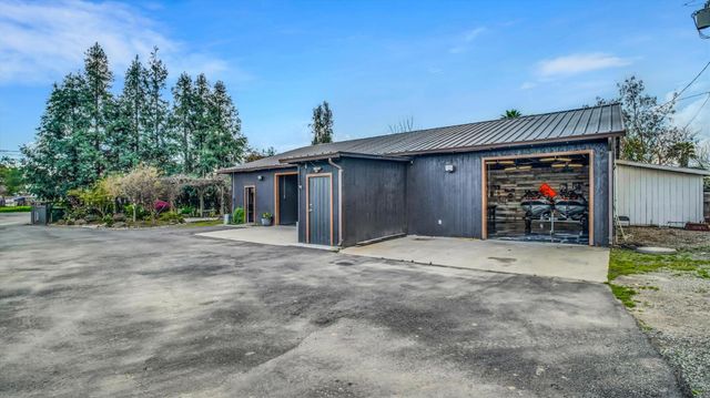 2331 E Woodson Rd, Acampo, CA 95220