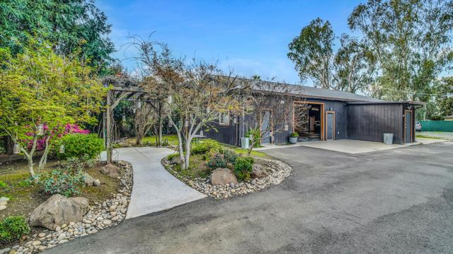 2331 E Woodson Rd, Acampo, CA 95220