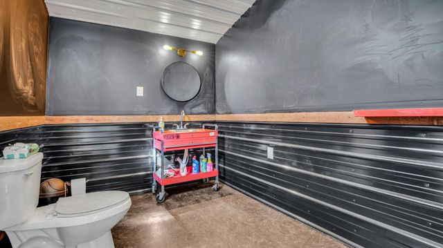 2331 E Woodson Rd, Acampo, CA 95220