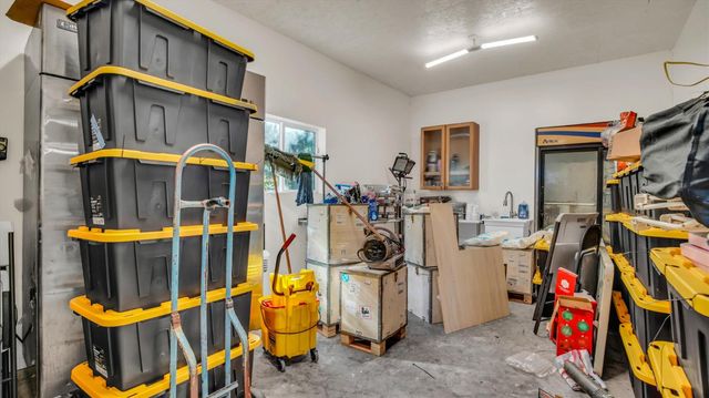 2331 E Woodson Rd, Acampo, CA 95220