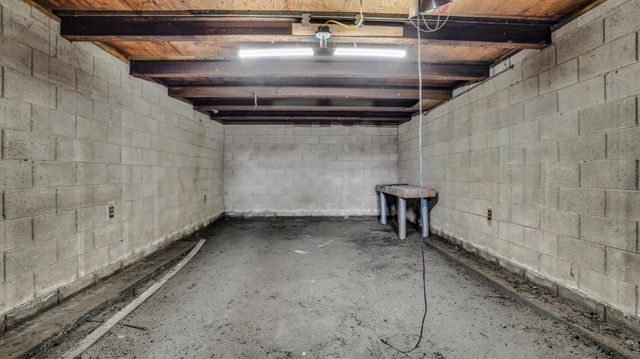 2331 E Woodson Rd, Acampo, CA 95220