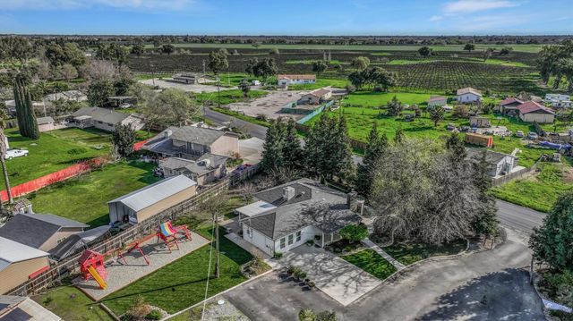 2331 E Woodson Rd, Acampo, CA 95220