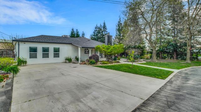 2331 E Woodson Rd, Acampo, CA 95220