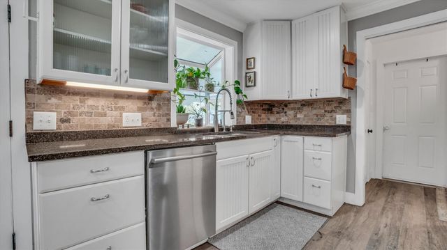 2331 E Woodson Rd, Acampo, CA 95220