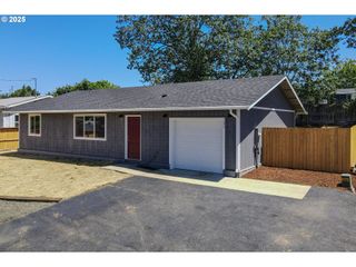 180 Se DARRELL Ave, Winston, OR 97496
