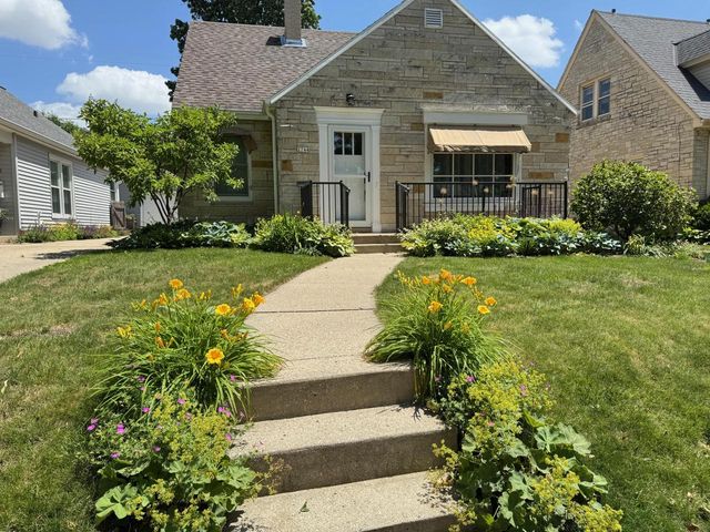2744 Lefeber AVENUE, Wauwatosa, WI 53210