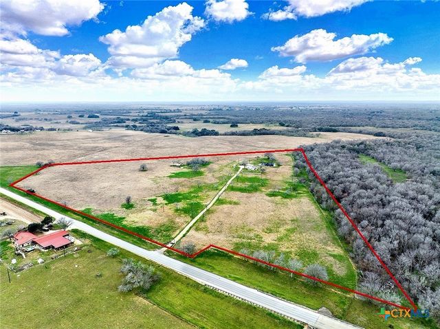 4418 E State Highway 97, Nixon, TX 78140