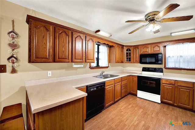 4418 E State Highway 97, Nixon, TX 78140