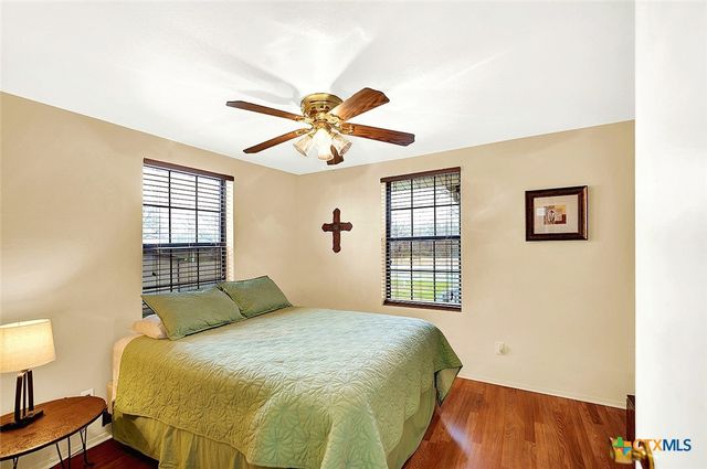 4418 E State Highway 97, Nixon, TX 78140