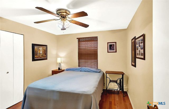 4418 E State Highway 97, Nixon, TX 78140