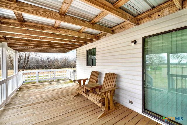 4418 E State Highway 97, Nixon, TX 78140