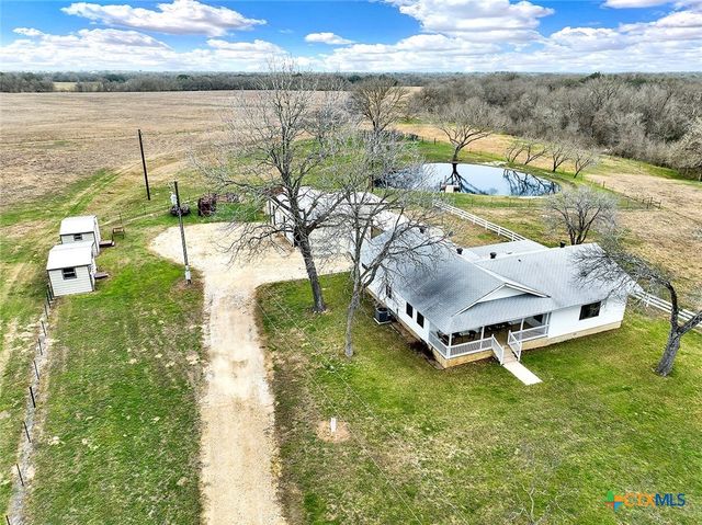 4418 E State Highway 97, Nixon, TX 78140