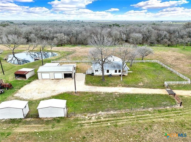 4418 E State Highway 97, Nixon, TX 78140