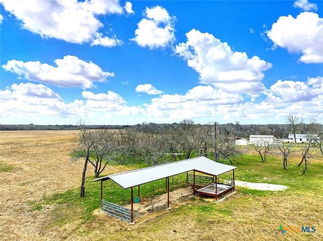 4418 E State Highway 97, Nixon, TX 78140