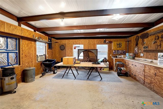 4418 E State Highway 97, Nixon, TX 78140