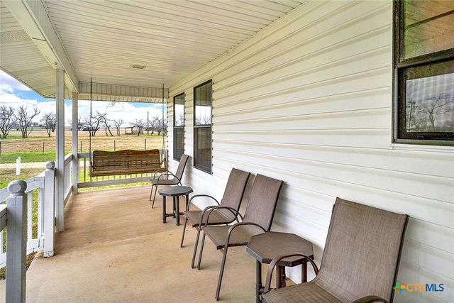 4418 E State Highway 97, Nixon, TX 78140