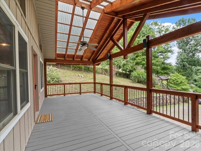 16 Turtle Dove Trail, Burnsville, NC 28714