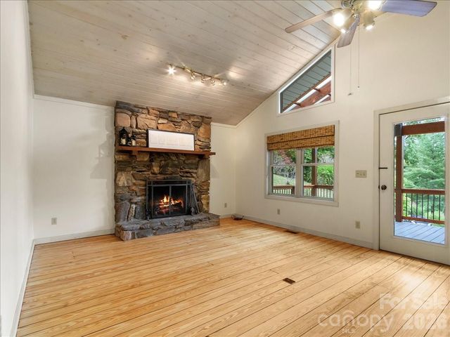 16 Turtle Dove Trail, Burnsville, NC 28714